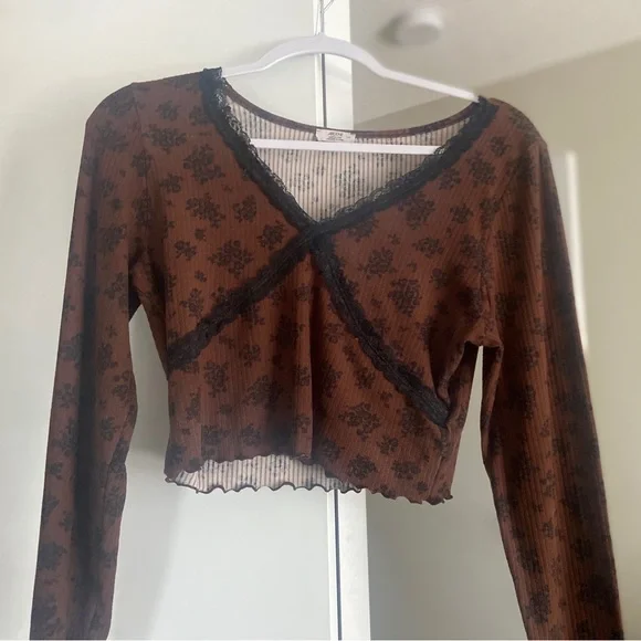 brown Ardene flower lace crop top - Picture 1 of 2